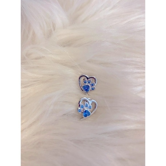 Dog paw heart shaped silver plated blue earrings in sealed gift box - Picture 4 of 4